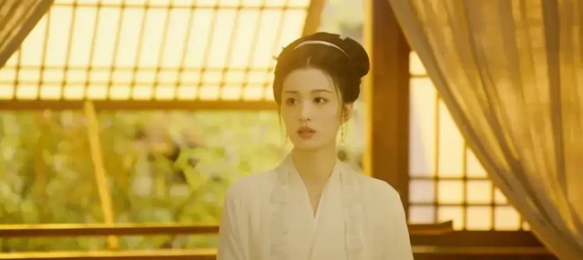 王楚然的尴尬反映多少演员的无奈:时代抛弃你时,连招呼都不会打