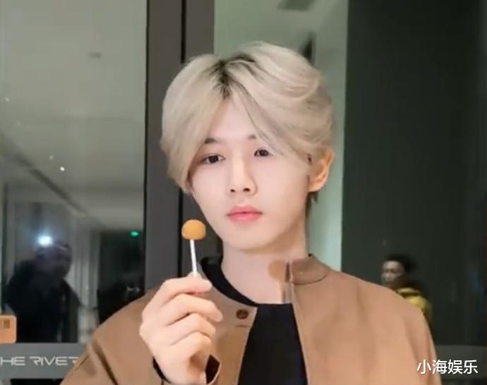 鹿哈向女友求婚成功,现场布置超浪漫,网友:还以为是和关晓彤