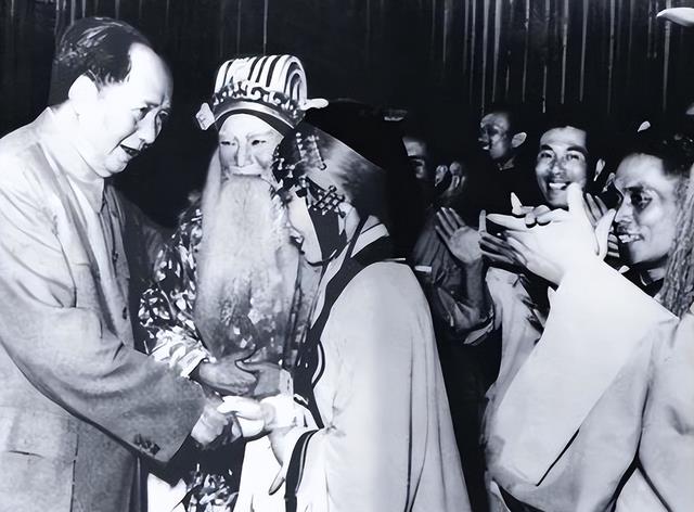 “观音”扮演者左大玢有多美？与主席是忘年交，颜值不输一线女星