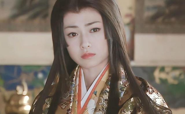 深田恭子“消失1年”首次发文！ 瘦到脸变尖，百亿男友认爱新欢