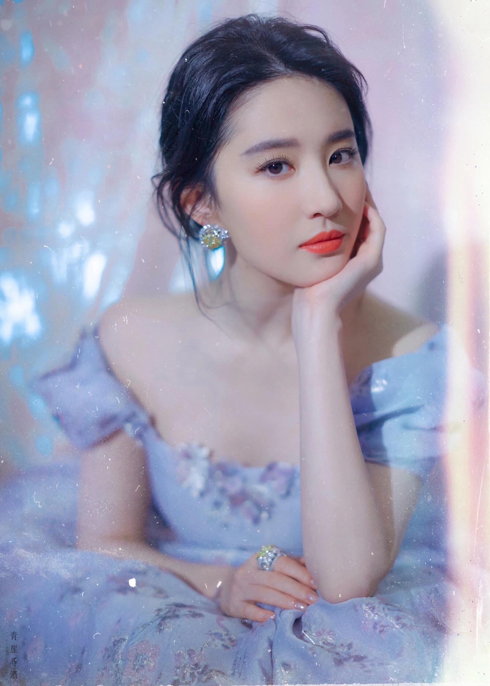 刘亦菲:明明是普通长相,却为何被推上神坛?网友一句话道出真相