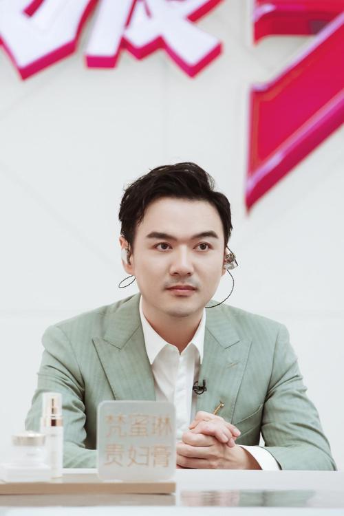 《浪姐5》丑闻爆发:刘忻粉丝和陈丽君粉丝“网暴”音乐总监赵兆