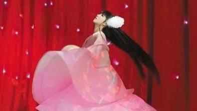 小彩旗|当年小彩旗春晚转圈4个小时，她本人和数圈的人，搁到现在都得火