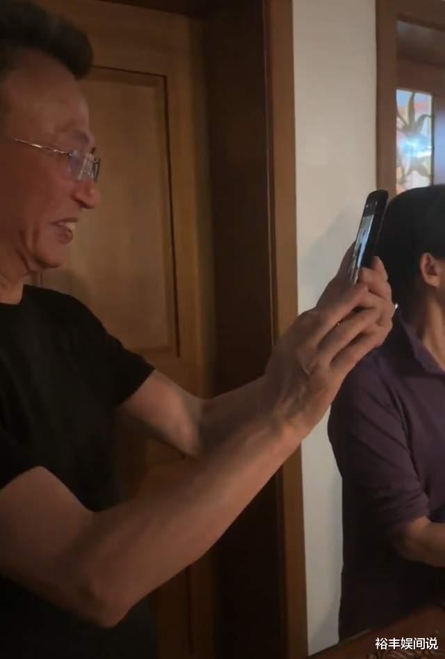 吴佳尼为儿子庆祝17岁生日！爸爸马景涛送电脑，留言暴露双层关系