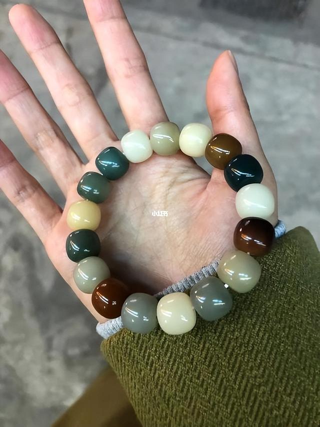 教你如何挑选油润如玉的文玩手串，一戴就知高下！