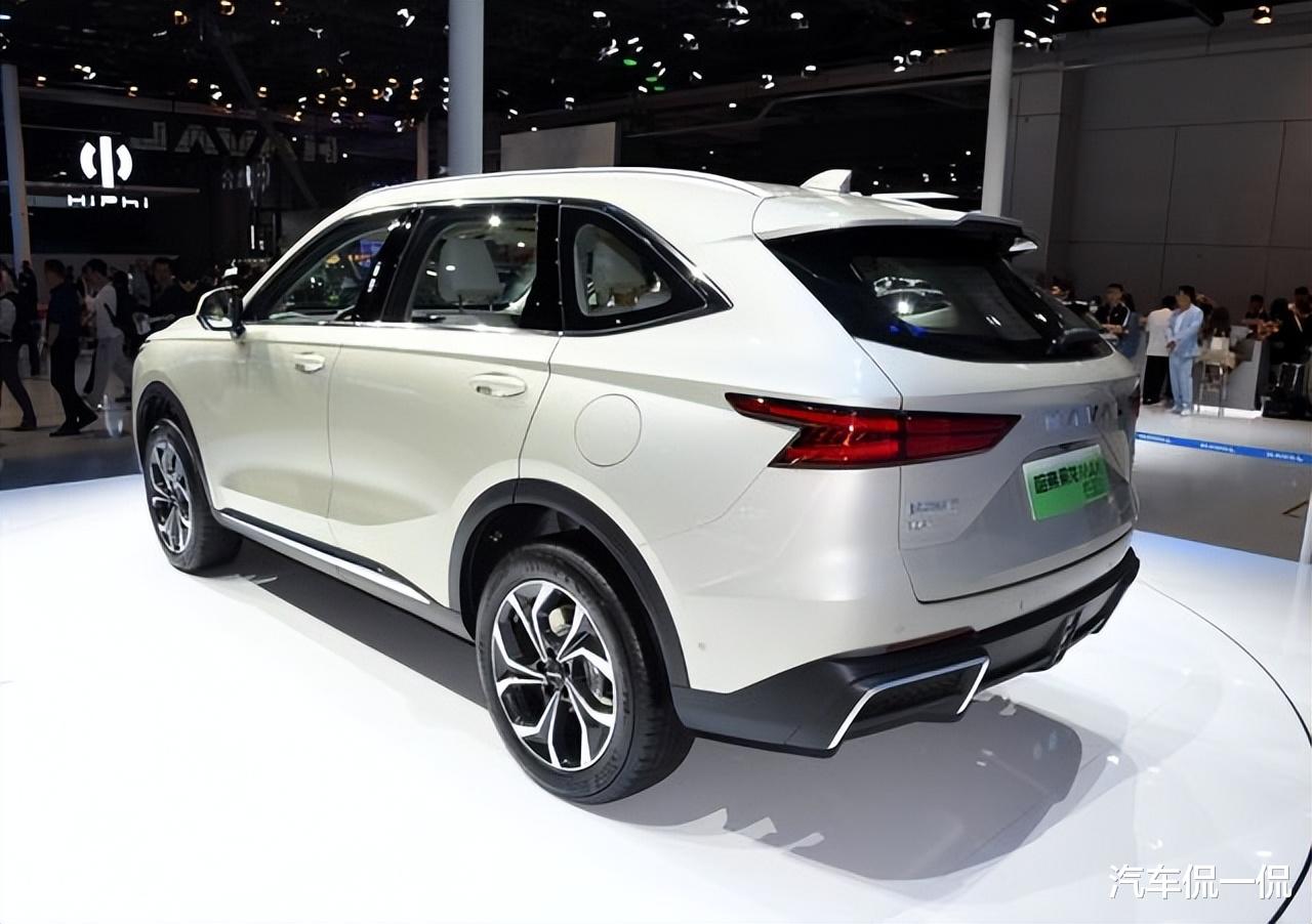 国产车新突破：标配四驱且续航1231km，宋PLUS不香了