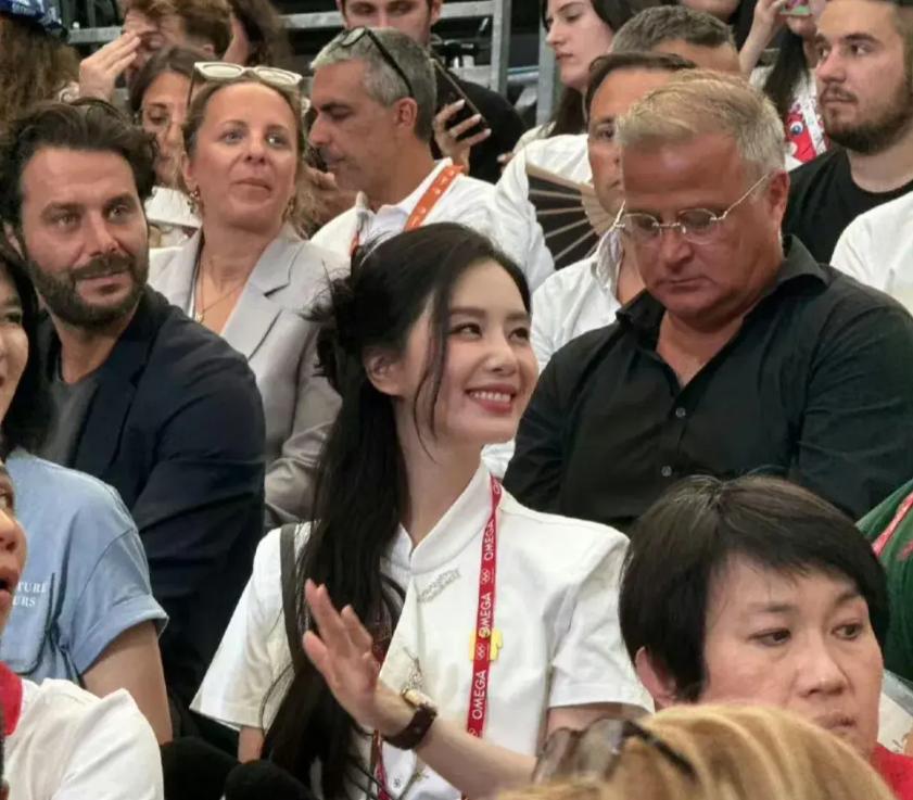 远赴巴黎的刘诗诗,暴露了吴奇隆的真实现状,网友酸了