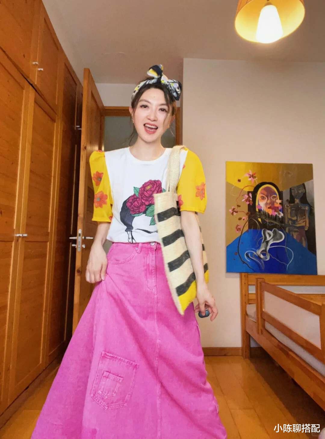 被这位妈妈惊艳到!年龄51岁,身高154cm,被全网夸:太年轻了!