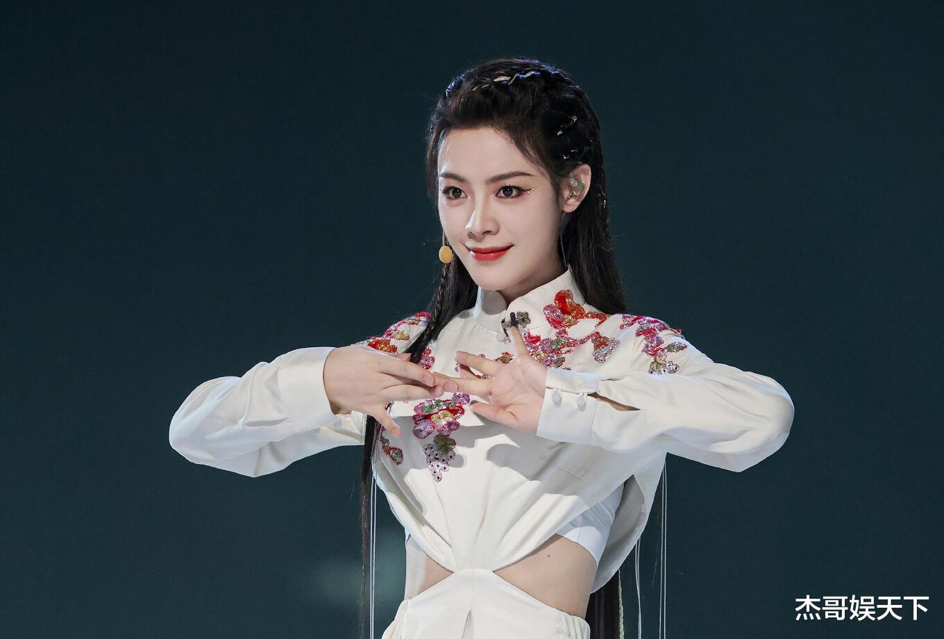 陈丽君的“训练时长”打脸众人,也让观众读懂了《浪姐》凭啥没落