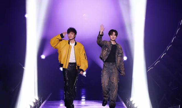 歌手2024|《歌手2024》冠军在预料之中!帮唱歌手太亮眼,已经失去了意义