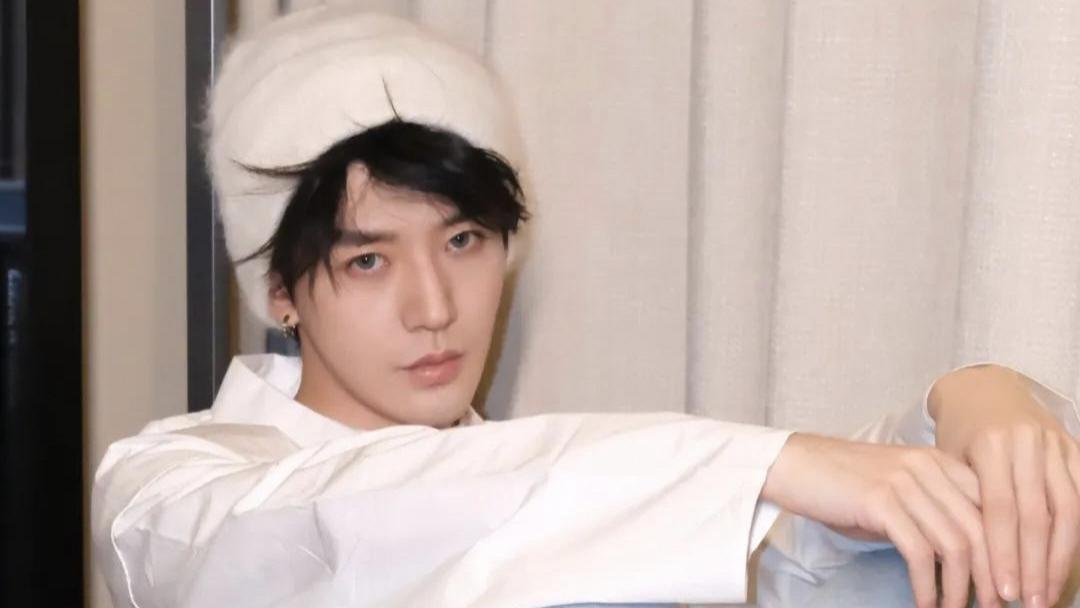 太抠门！男星邓为区别对待，送群演5毛饮料，给时尚圈送近千元蛋糕