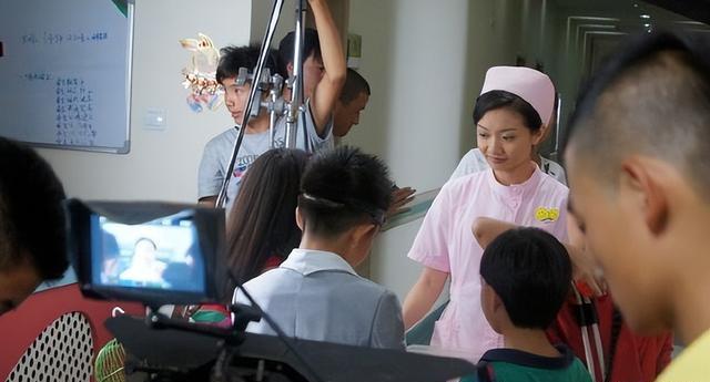 姜珊:被郭德纲造黄谣,父亲姜昆亲手掐断明星梦,45岁依旧单身