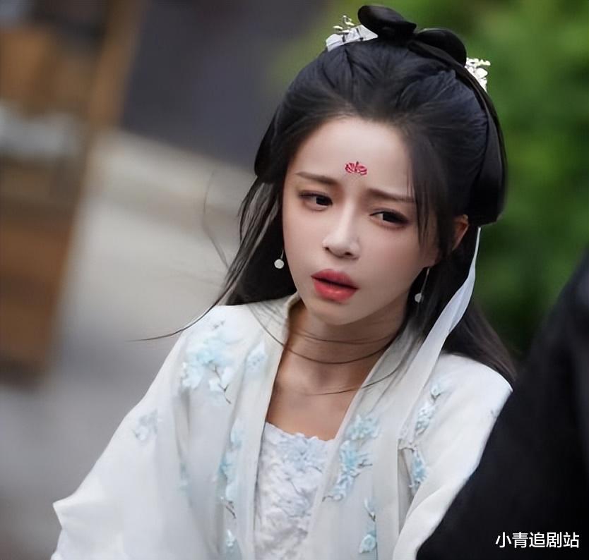 一脚踹翻“雌竞”，高开疯走，这部剧，值得内娱编剧逐字学习！