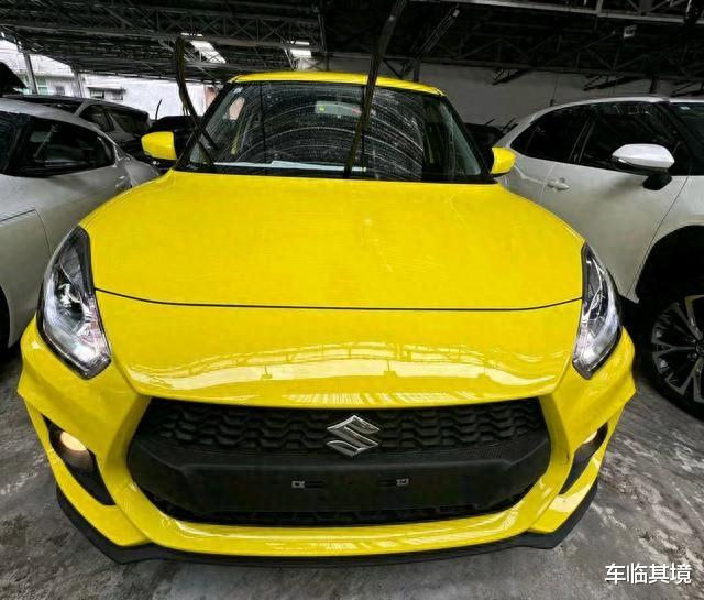 1.2T引擎优于同级车型，2025铃木雨燕SWIFT登场