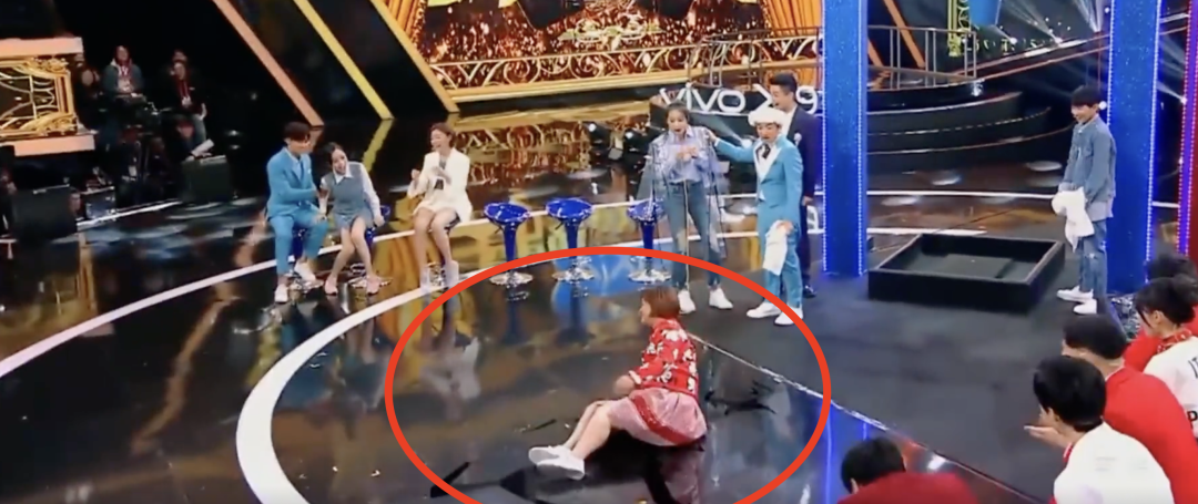 贾玲,被骂惨了!