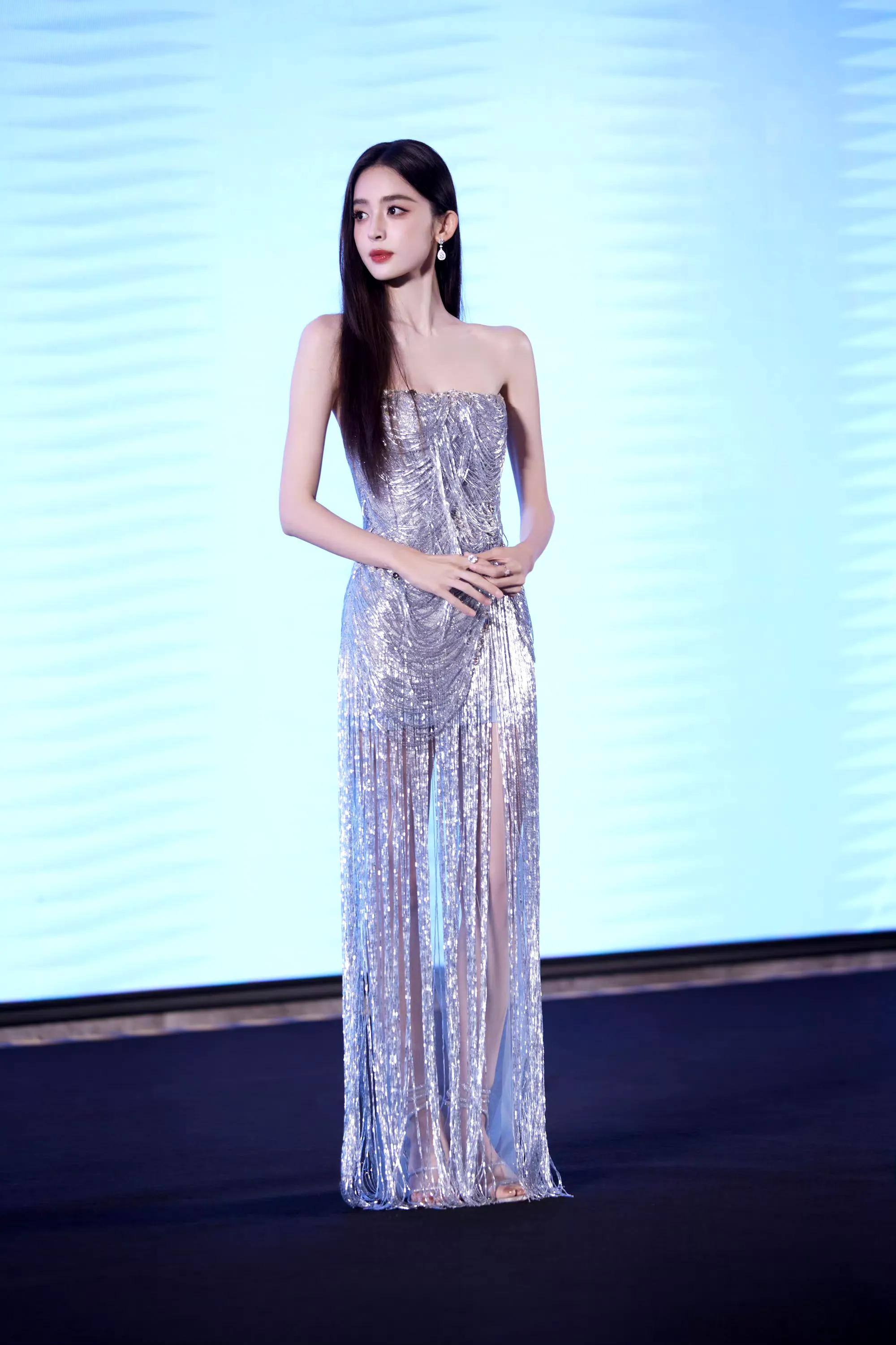 于正新剧《玉茗茶骨》斥资两亿，一女九男，演员阵容出乎意料