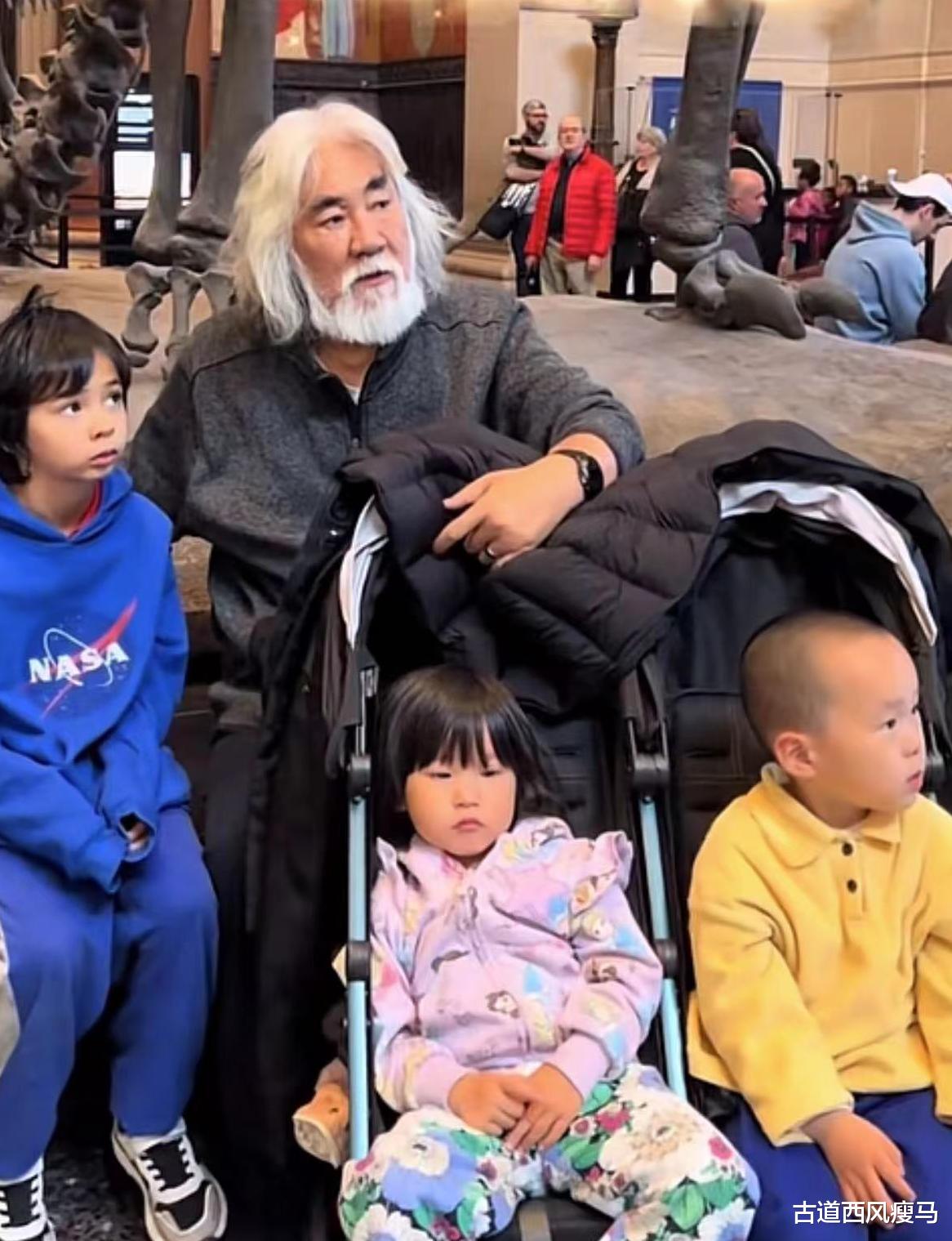 张纪中一家五口在美国过年,唯独没带大儿子,继子年纪越大越忌讳