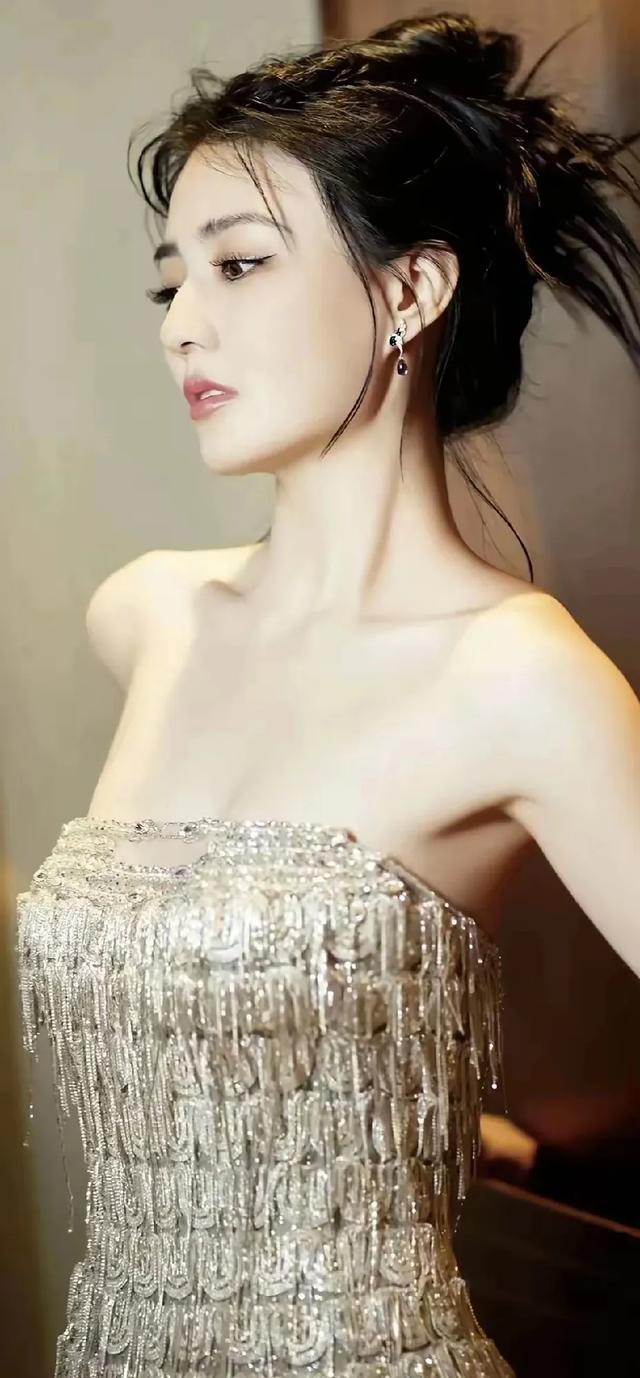 美女系列壁纸第4684期—徐璐