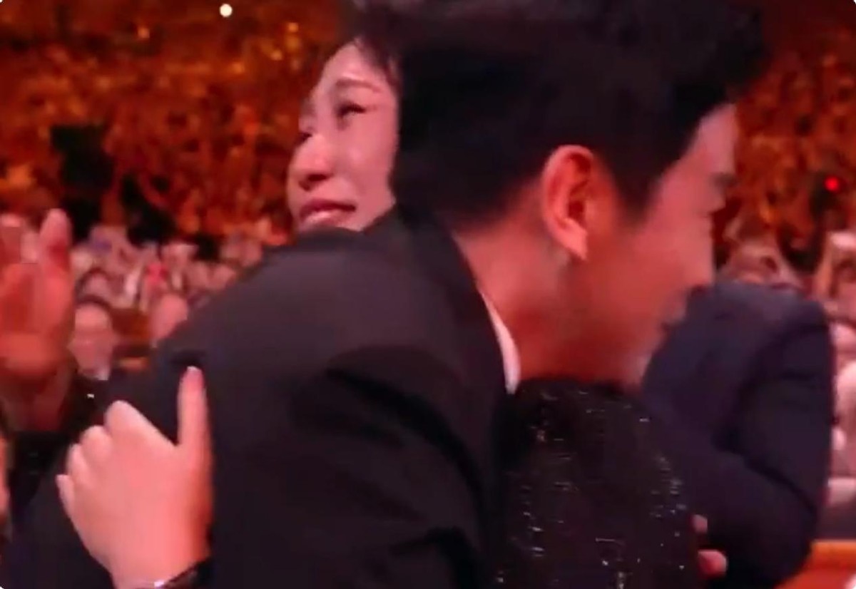金鸡奖这一夜,众望所归无人问津,在2个演员身上体现得淋漓尽致