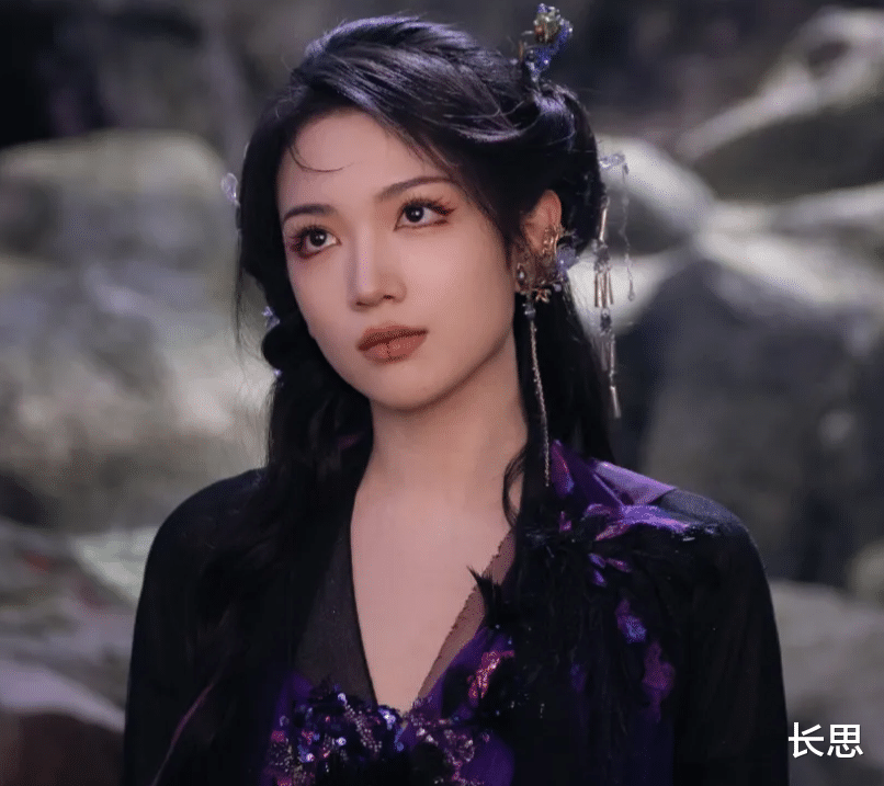 电视剧网播热度榜，《国色芳华》排至第二，它竟然上升到第一位？