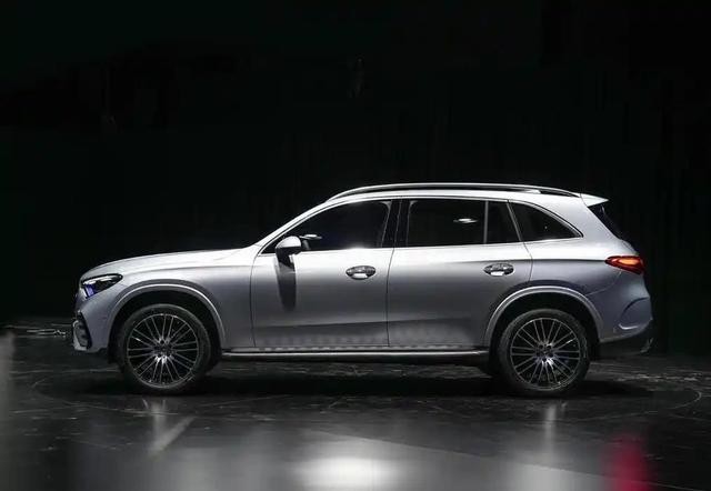 奔驰豪华SUV‘价格屠夫’！42.78万狂降至33万，宝马X3也比不上