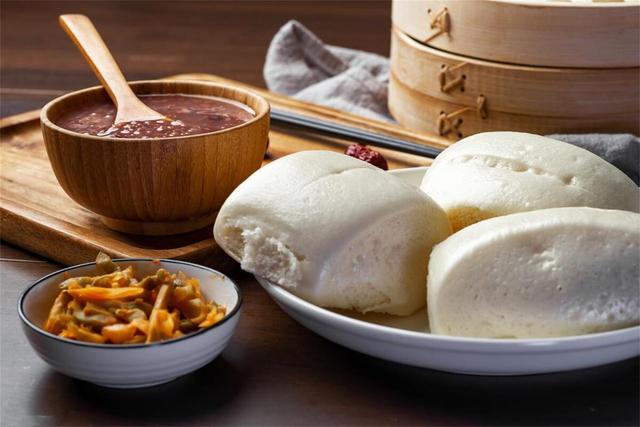 早餐最忌吃这5种低质碳水，热量高营养低，跑步一小时才能消耗