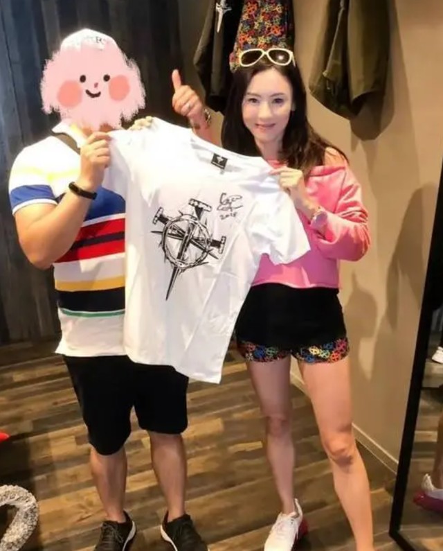 被港媒传生四胎后,消失一年的张柏芝终于现身,王菲谢霆锋输了?