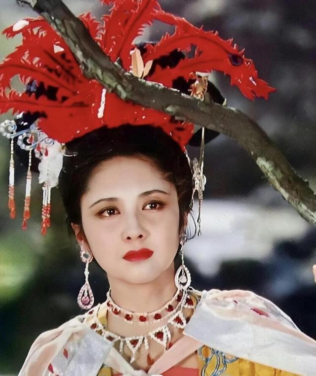 都说鹅蛋脸显圆润其实最富贵 这4位鹅蛋脸女星真的个顶个的貌美