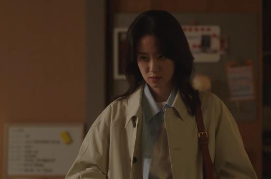 全程五官乱飞台词硬挤,38岁张小斐带来金鸡影后“教科书”式演技