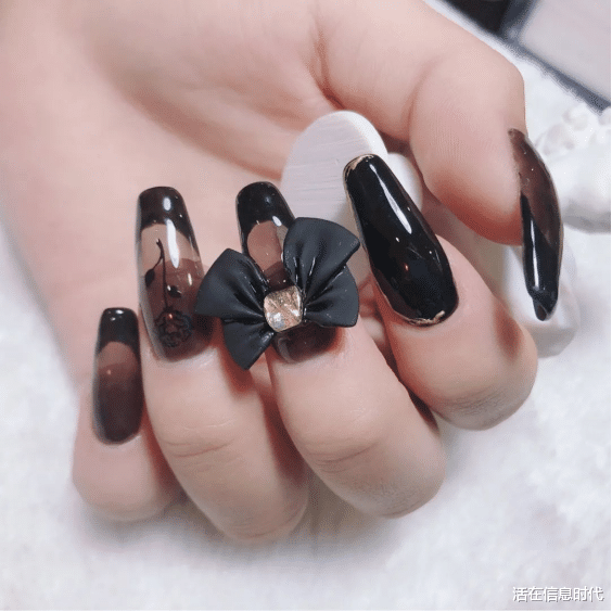 做了美甲之后如何擦屁股?为你揭秘小仙女们的生活日常