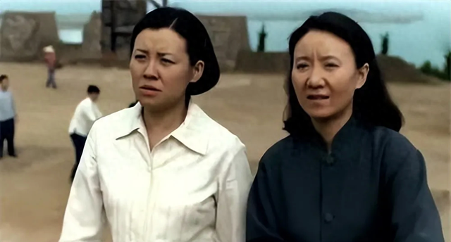 王秀娥跟张桂英两位军官太太的早逝，揭开了婚姻里最残忍的真相