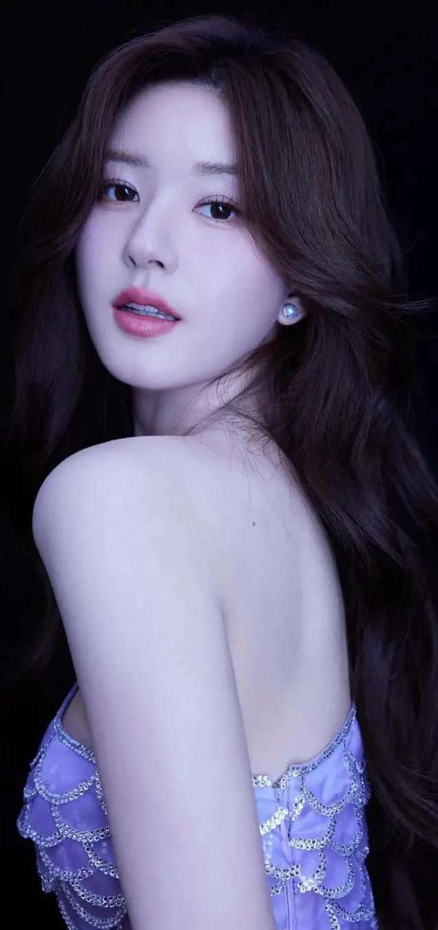 这一次,殴打赵露思扇嘴巴的“公司老板”,如今底裤快被扒光了