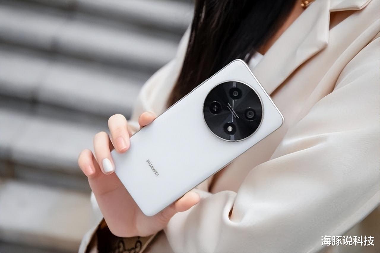 华为放大招，1亿+鸿蒙系统+5000mAh+6.7英寸大屏，售价更亲民！