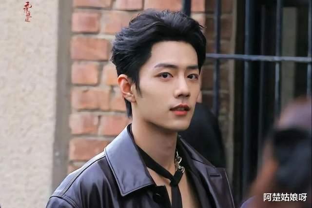 X玖少年团肖战DAYTOY 双喜临门,年度歌手与专辑大奖收入囊中!