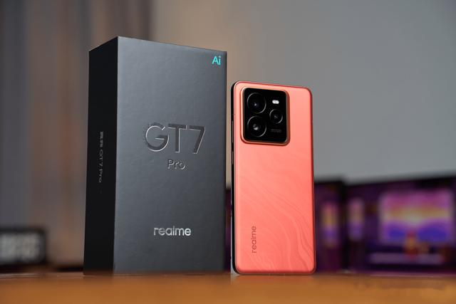 “卷王”旗艦，驍龍8至尊+6500mAh+120倍變焦+1.5K大屏