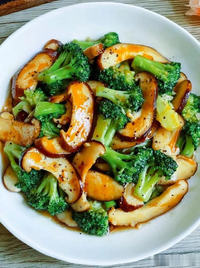 夏补钾，身不乏，这8种高钾食材要多吃，腿脚有劲，精神饱满