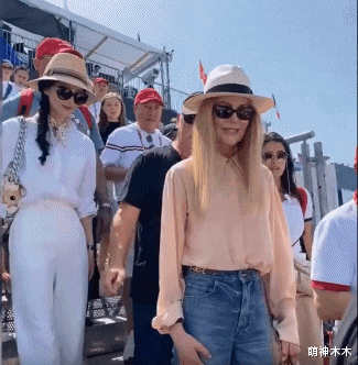 刘诗诗生图暴露真实状态,把赛场当秀场摆拍,营销用力过猛翻车