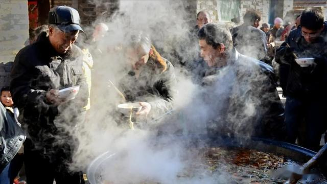 我国哪里的宴席最糊弄人？5个地方榜上有名，估计随礼一百都嫌多