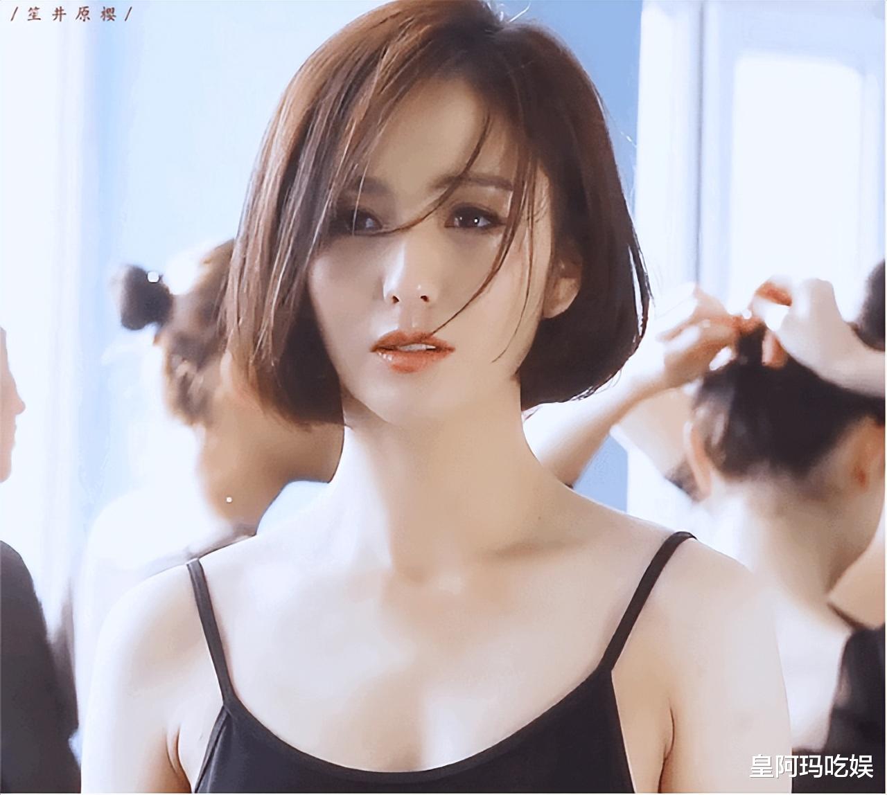 41岁佟丽娅机场被偶遇,本人又黑又瘦,与电视上完全不同