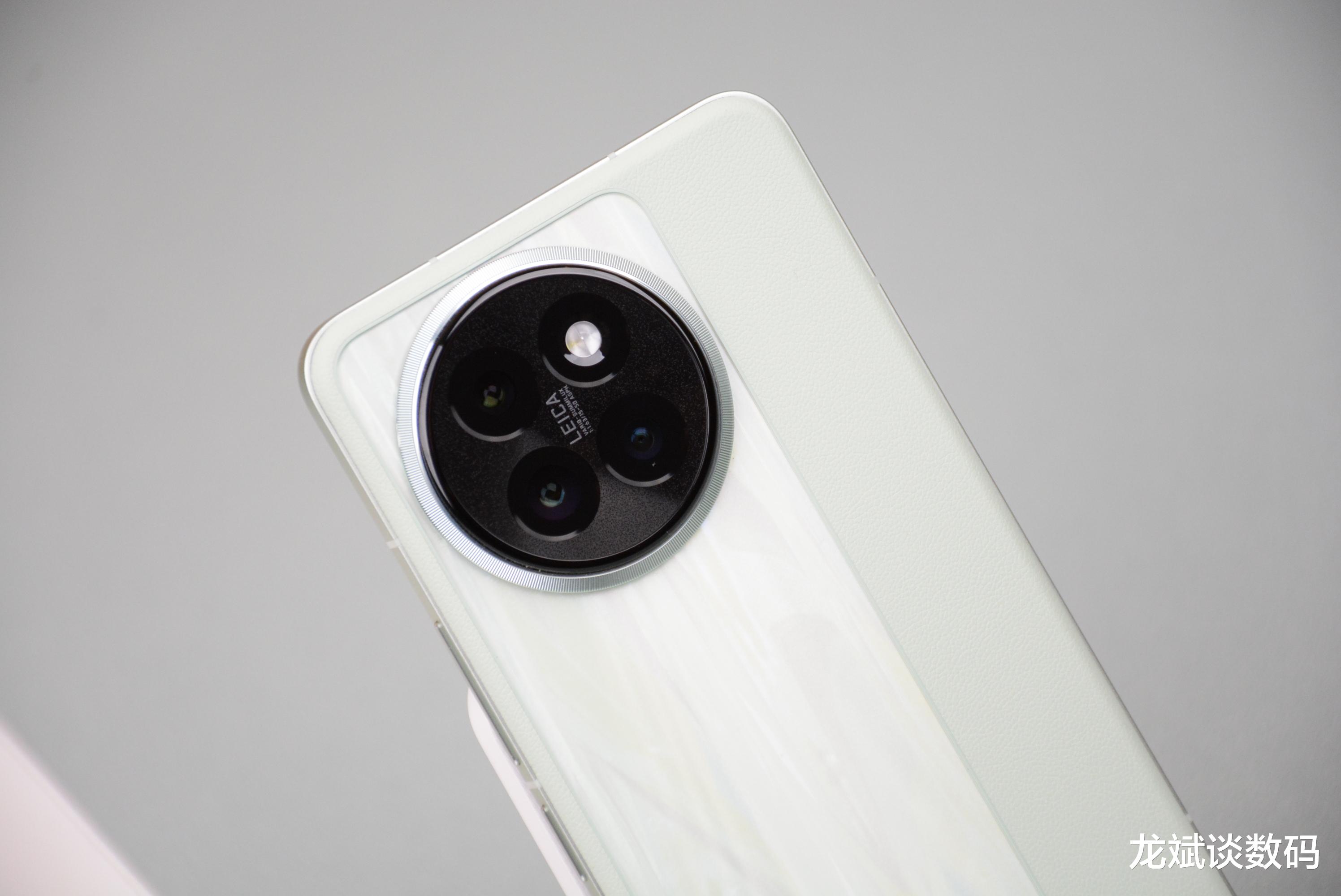 跌至2338元!等深微曲屏+轻薄机身+徕卡三摄,骁龙8sGen3售价亲民