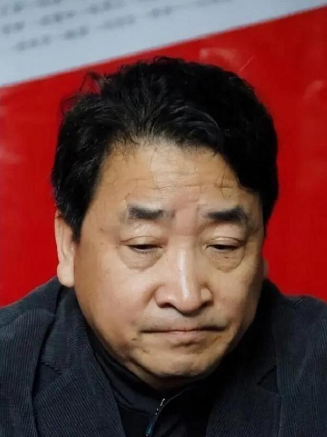 姜珊:被父亲姜昆掐断明星梦,因一段相声被内涵,如今44岁仍未嫁