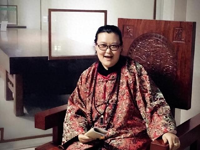 她是中国“最胖”女演员,100天减肥140斤,嫁帅气老公宠爱有加