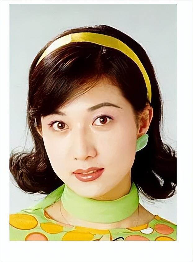 被成龙“爱过”的4位女星，个个气质迷人，来看看你认识几个？