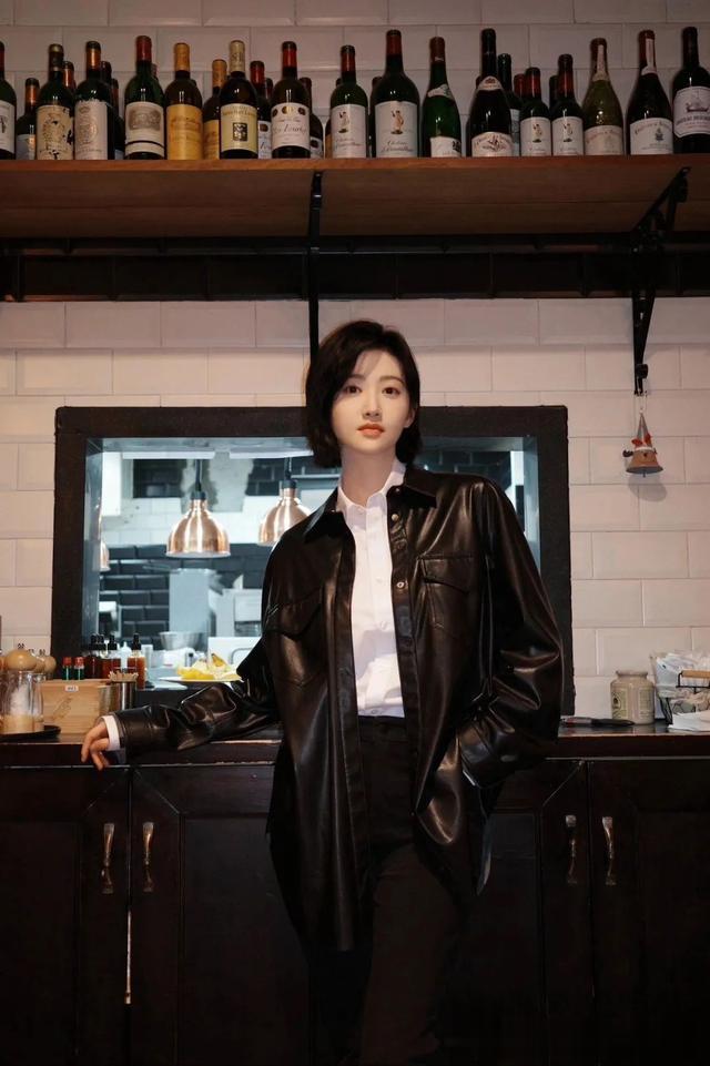 春天长发换短发,时髦有气场!