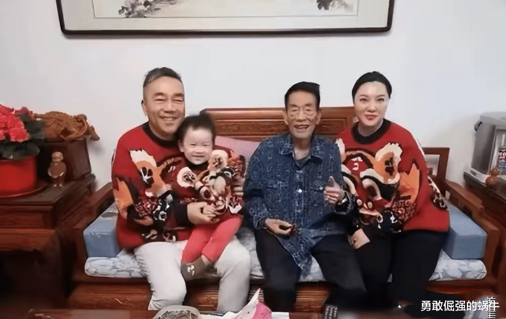 杨议与梦真彻底开撕,夫妻反目,互揭对方老底,爆“小五婶”聊天记录