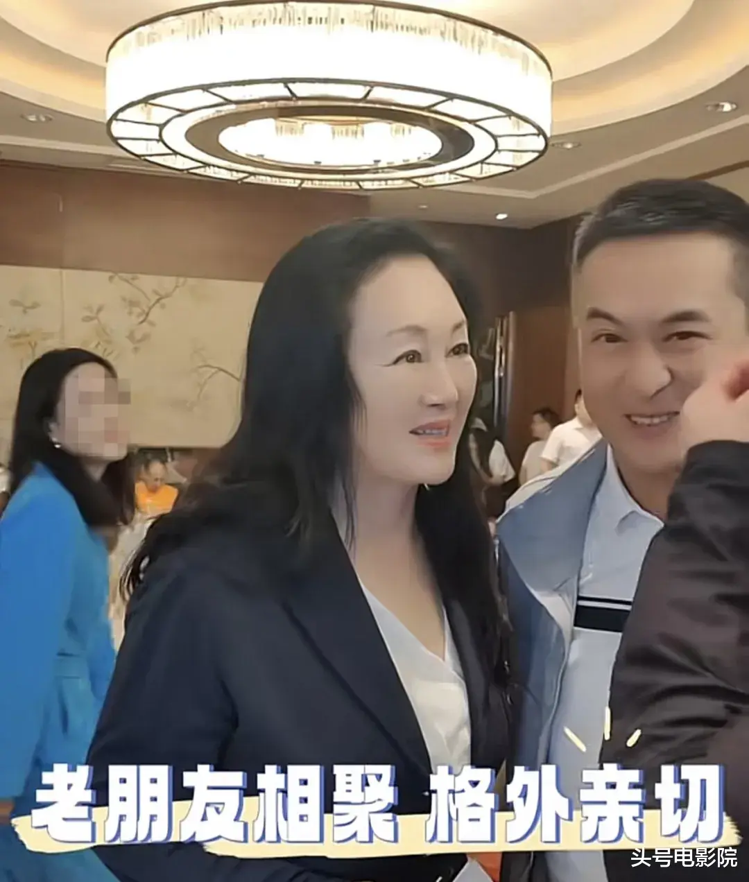 张嘉益王宝强组高端局!王志文带儿子打高尔夫,看懂啥是上流圈层