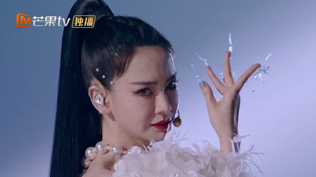 《浪姐》初舞台排名出炉：李溪芮垫底，Yamy爆改《卡路里》得低分