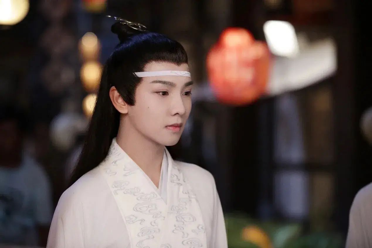 《陈情令》男配组团来到任嘉伦《烈焰》，换个造型差点没认出