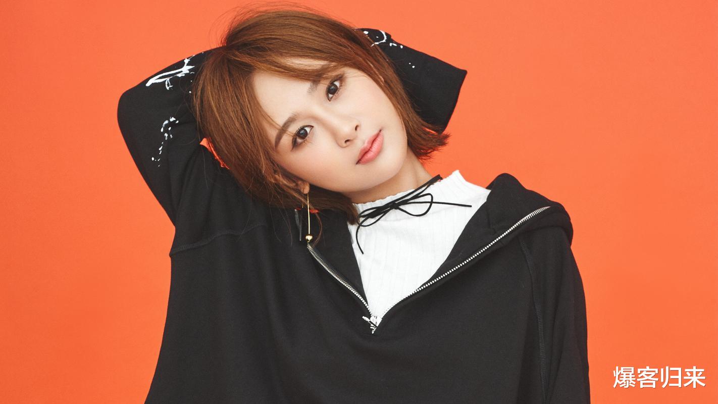 杨紫中秋携宠郊游享独处,精致月饼引猜测,生活状态成关注焦点