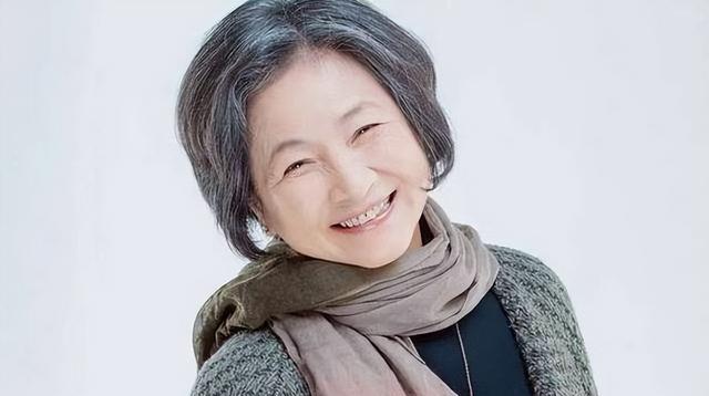 78岁演员郑佩佩,生前沦为生育机器,去世后遗愿曝光让人泪目